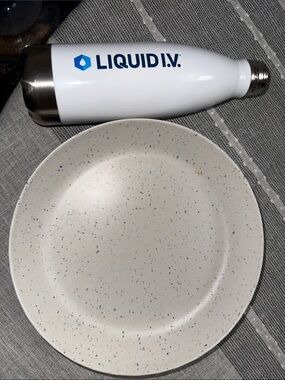 Liquid I.V. White Insulated Stainless Water Bottle - Branded Hydration Bottle